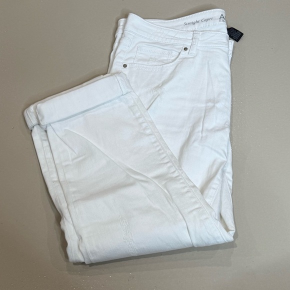 Apt. 9 essentials white Capri straight leg Size 10 - Picture 1 of 8